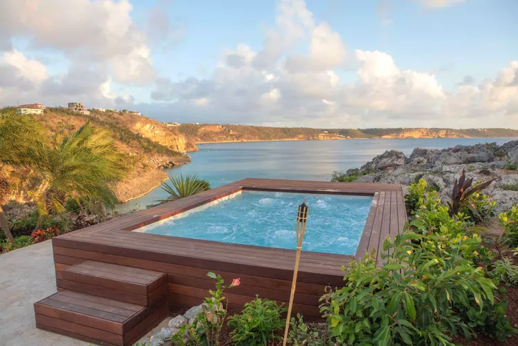 Honeymoon Suites with jacuzzi