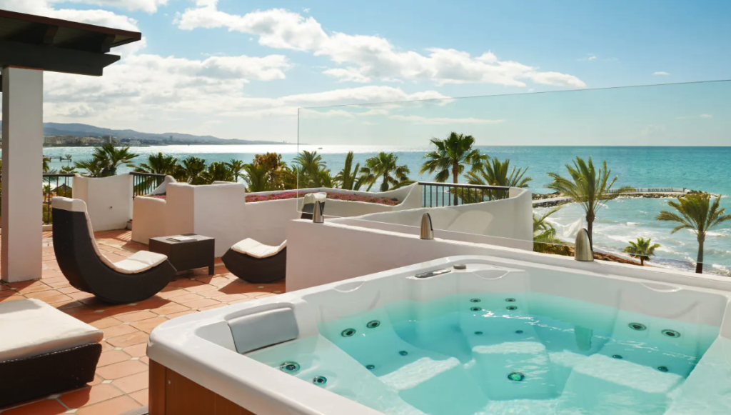 Honeymoon Suites with jacuzzi